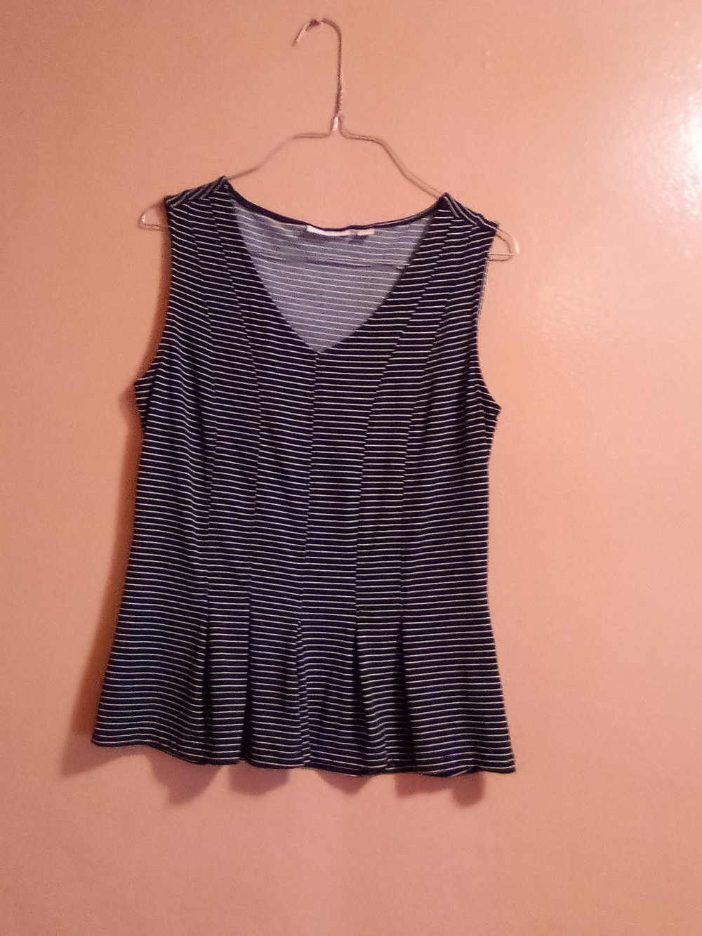 New York & Company Black and White Striped V-Neck Sleeveless Tank ( Bag H )